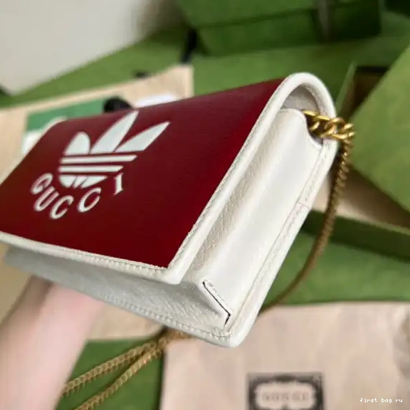 First bag ru chain x with Gucci Adidas wallet 0519